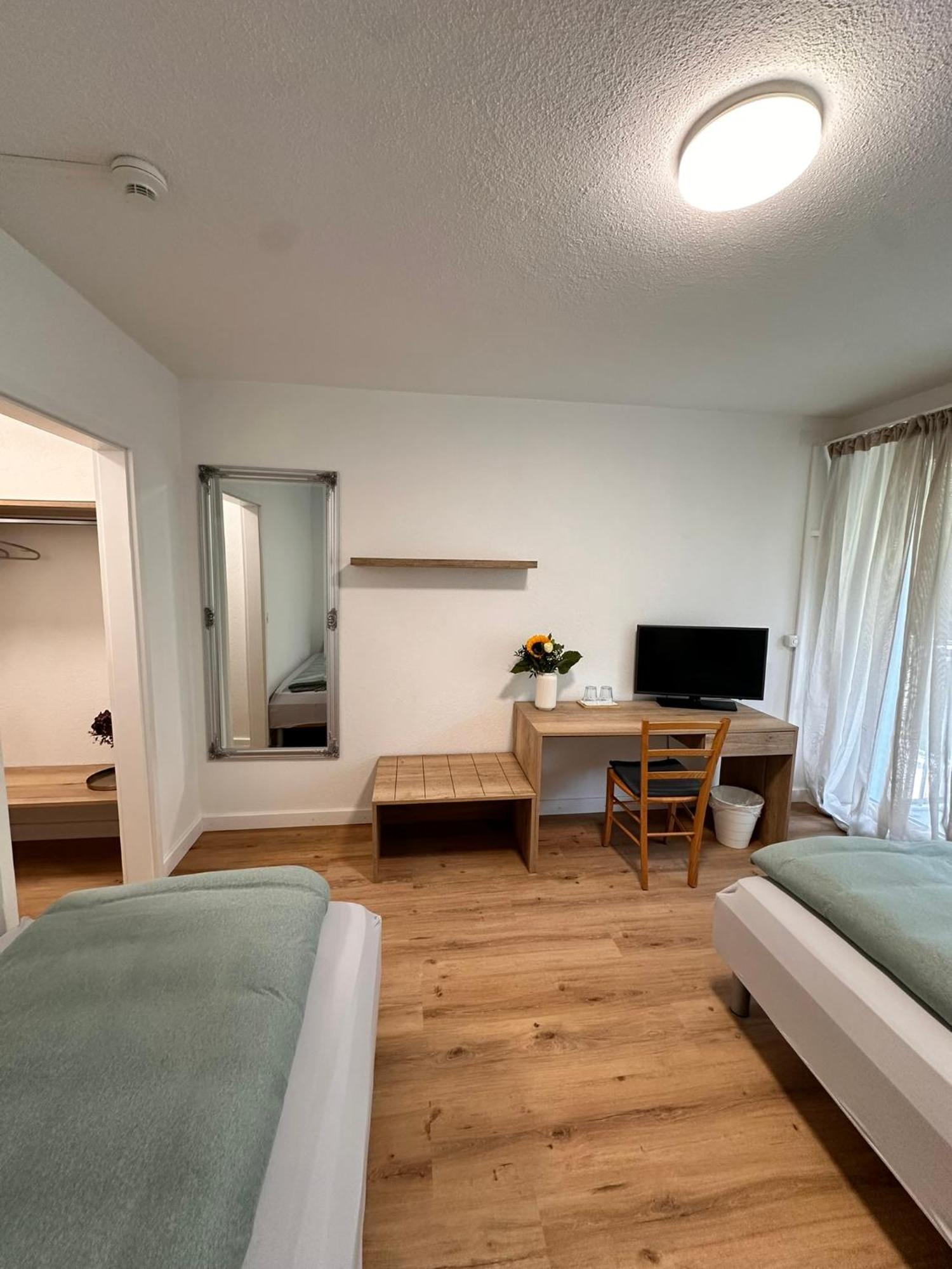 Business Hotel Riverside Duggingen Luaran gambar