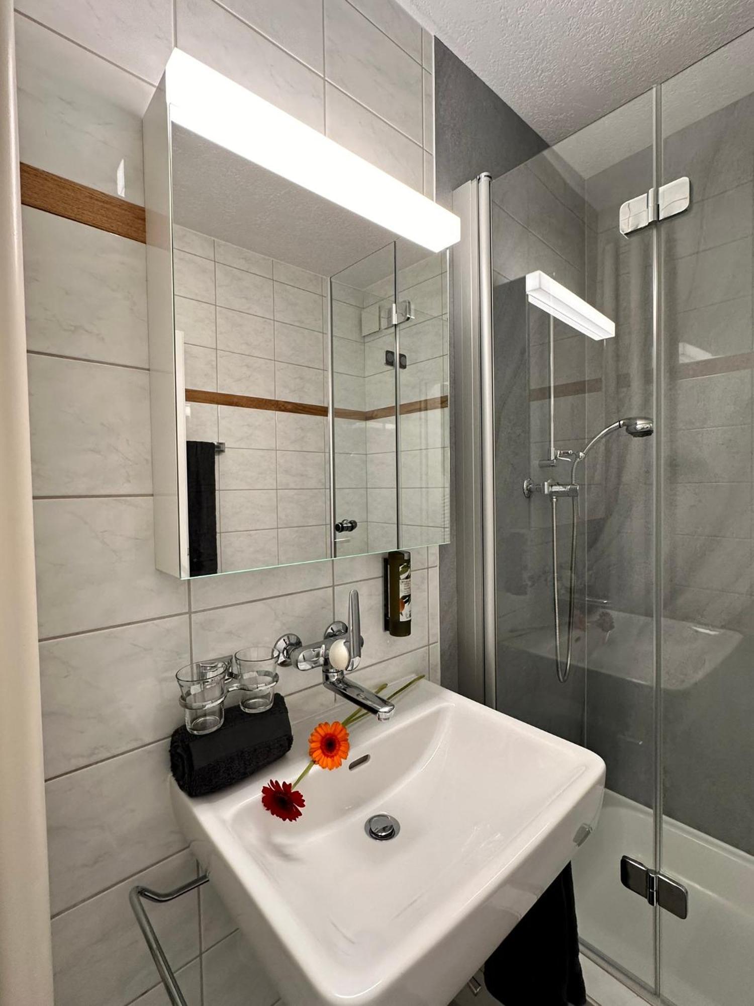 Business Hotel Riverside Duggingen Luaran gambar