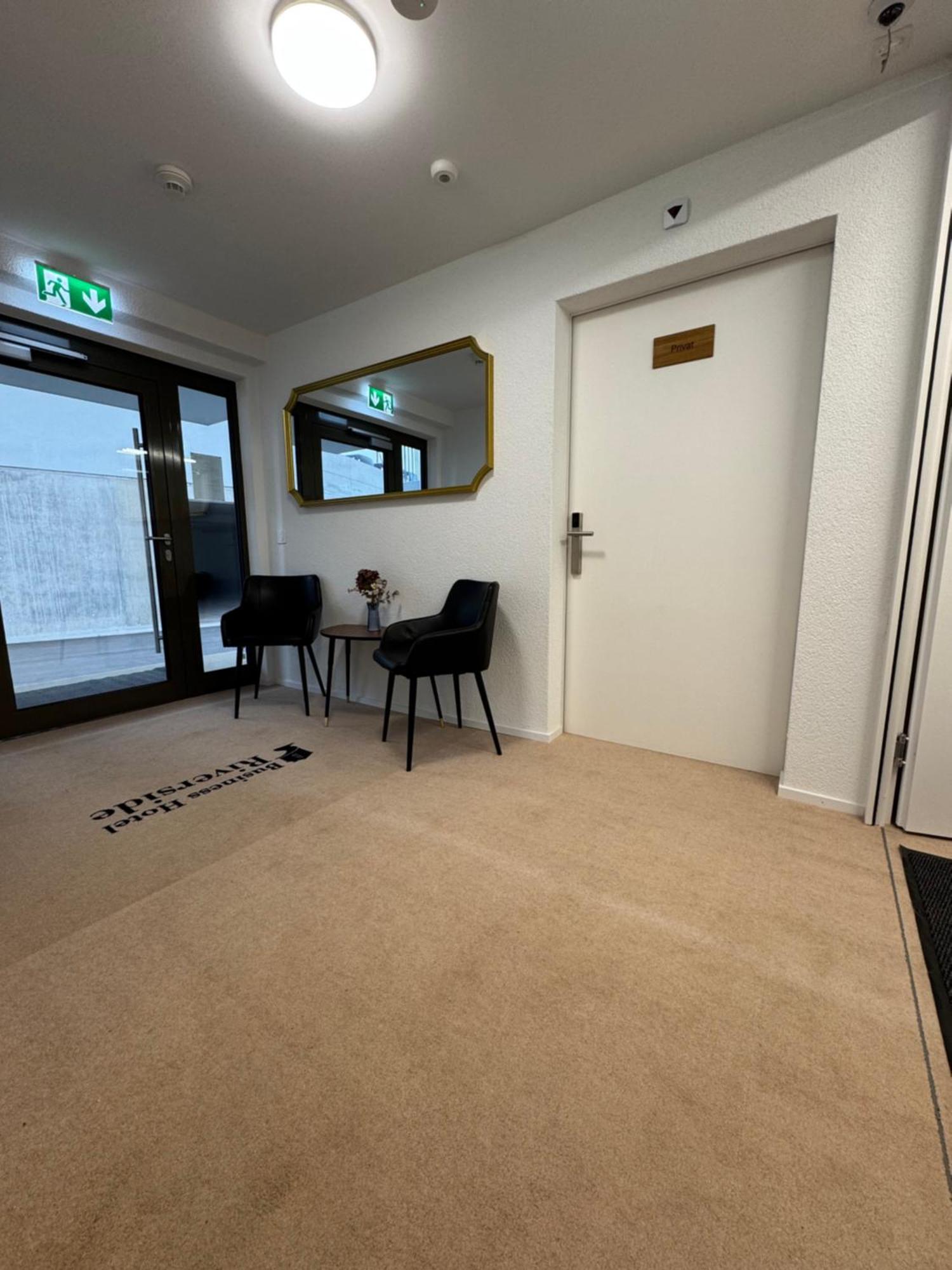 Business Hotel Riverside Duggingen Luaran gambar