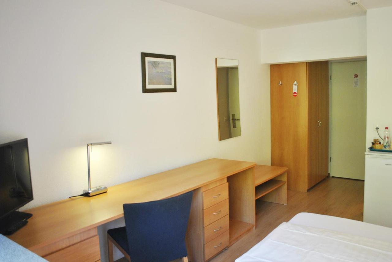 Business Hotel Riverside Duggingen Luaran gambar