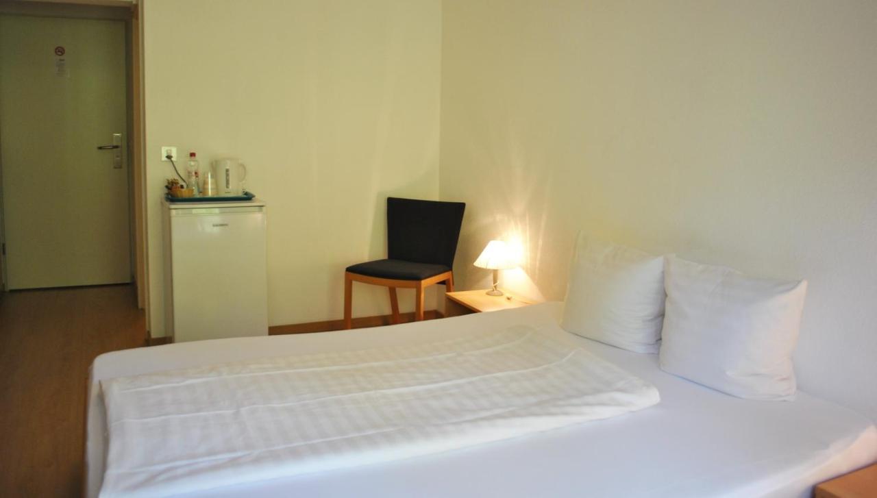 Business Hotel Riverside Duggingen Luaran gambar